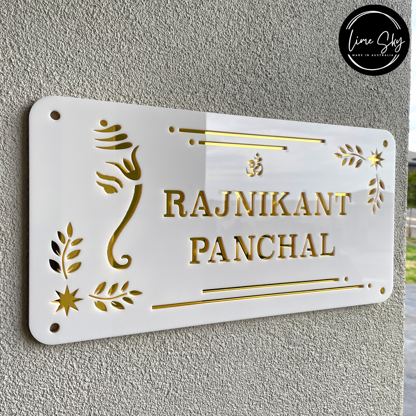 Modern Customised Indian House Plate – Ganesha with Flower Border